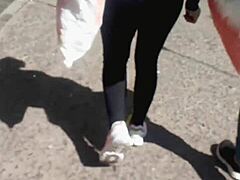 i saw those hot milf asses on the streets agains