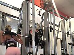 maria sol perez working out in the gym