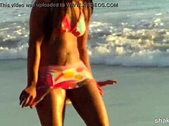 Hottie Shakin Her Booty On Public Beach!