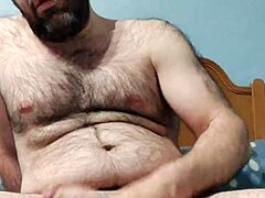 i'm cumming so hard, help me out 😩