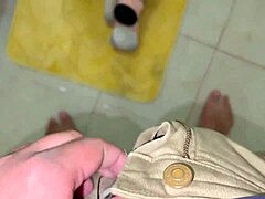 i find my stepsister stuck under the bed, her big colombian ass, what a blessing for cumshot?