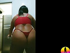 拉丁女教师泡澡变肛门手指狂玩