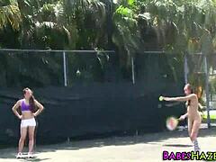 大学18+妹子户外派对被扒光惩罚