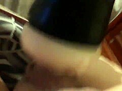 哥伦比亚玩屌超爽 用玩具自慰