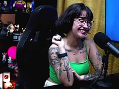 Martina Oliveira Shows Body Details