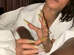 Strawberry gives Druffbandit an exclusive blowjob with her big black cock