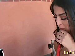 Big booty latina gives handjob and sucks dick 😍