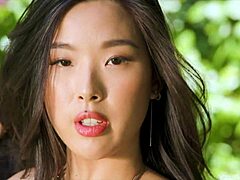 i deepthroat elle lee's monster cock poolside