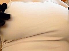 Girl With Big Boobs Exposes Breasts On Tinder