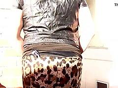 女王Lucy Diamond为娘炮贱奴抖翘臀女神屁股