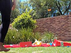 My Xmas Picnic Shows Off Big Booty in Leggings