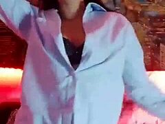 Watch me masturbate on cam while dancing perreo with Karol G and Alicia Keys!