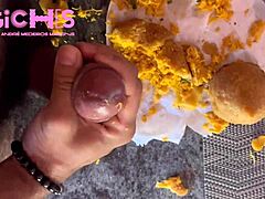 Coxinha boy sucking thick dick while munching on food 😋