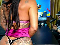 Wow, look at her ass and pussy in lingerie!