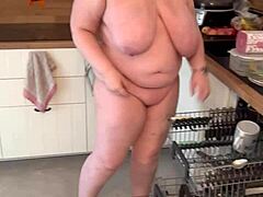 丰满德国熟女大奶子被猛烈撞击，狂野动作