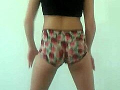 Brazilian Teen Dancing Funk In Amateur Video