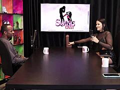 Safada Faz Um Boquete Deixando Ele Todo Excitado - Negro Top Delicia E Alice Vasconcelos