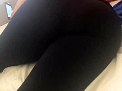Pawg jiggles in tight leggings