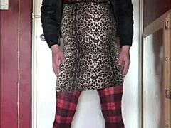 Shy Bisexual Crossdresser Masturbates And Handjobs To Quick Cumshot In Homemade Video