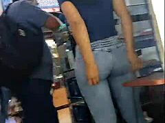 Detailed view of the culona jeans model 12