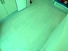 my stepsister sucked my dick and i cum in her mouth