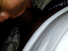 辣拉丁黑发妹在家出轨吸我鸡巴