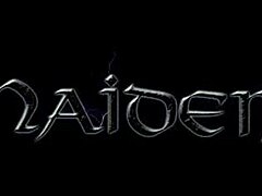 Cosplay美女户外草地上用假鸡巴自慰