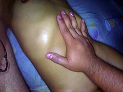 Le Doy Masaje Erotica a Mi Prima Mexicana Amateur