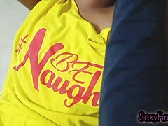 她坚持要我的性注意