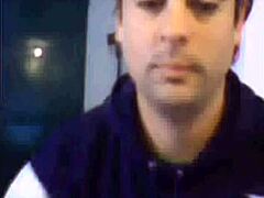 Pajero from Cordoba shows short pito on webcam