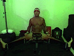 Porn Star In Split Machine Gets Gym Tan Sex With Clothes Ripped