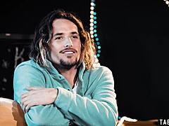 Dude, this naive virgin teen Dixie Lynn got drilled by the solo artist in a crazy groupie bang!