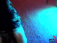 金发红发妹户外公开摸屄挑逗 Zenda和Blondie