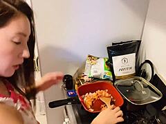 你会和我一起享受自制蛋包饭吗？