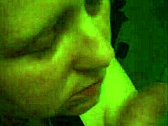 老婆偷吸大屌老公看WWE