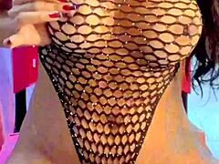 i love when she lets me cum in her mouth during pussy masturbation