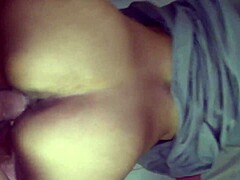 me vengo adentro de mi hermanastra y la grabo bent over