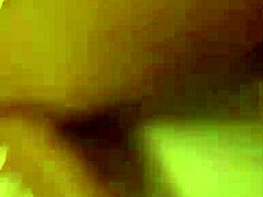 小鲜肉在酒店手指我抠到高潮好爽啊