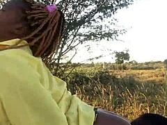 翘课少女被当地人户外中出惩罚