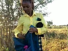 翘课少女被当地人户外中出惩罚