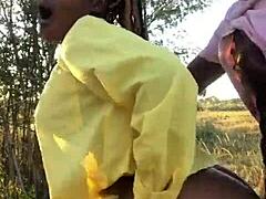 翘课少女被当地人户外中出惩罚