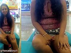 拉丁妹公共秀屁股玩乐