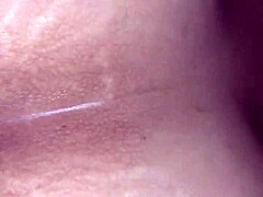 女友弯腰，巨鸡巴深插亚洲骚逼和屁股后入式