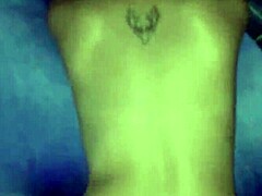 女友弯腰，巨鸡巴深插亚洲骚逼和屁股后入式