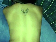 女友弯腰，巨鸡巴深插亚洲骚逼和屁股后入式