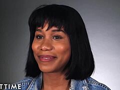 珍娜·福克斯自慰到疯狂高潮