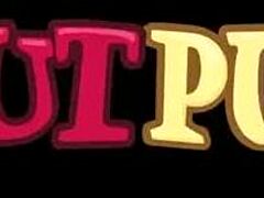 黑发美女蕾切尔·罗斯用口交和女上位取悦老板