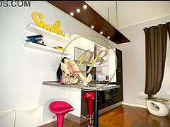 女神POV支配脚屁股挑逗