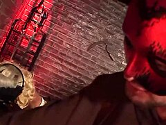 Naughty blonde handles double penetration with ease