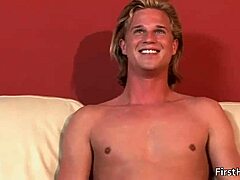 Cute Blonde Gay Dude Gets Naked!